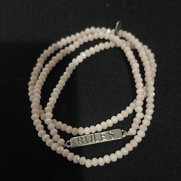 Marlyn Schiff Lavender Cream Beaded Bracelet with Silver 'Love' and ‘Rules’Charm - Picture 2 of 4